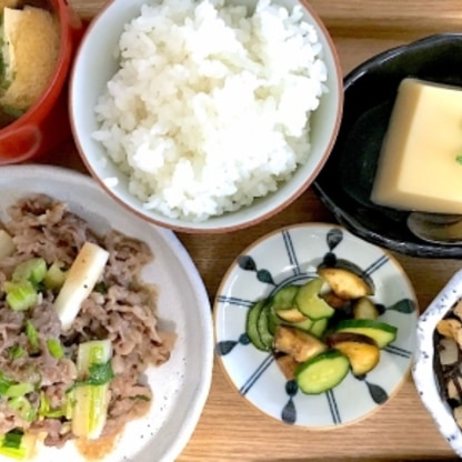 茄子が小さかったので、きゅうりも足して作ってみました！シンプルでとても美味しい漬物になりました U^ェ^U レシピありがとうございます！